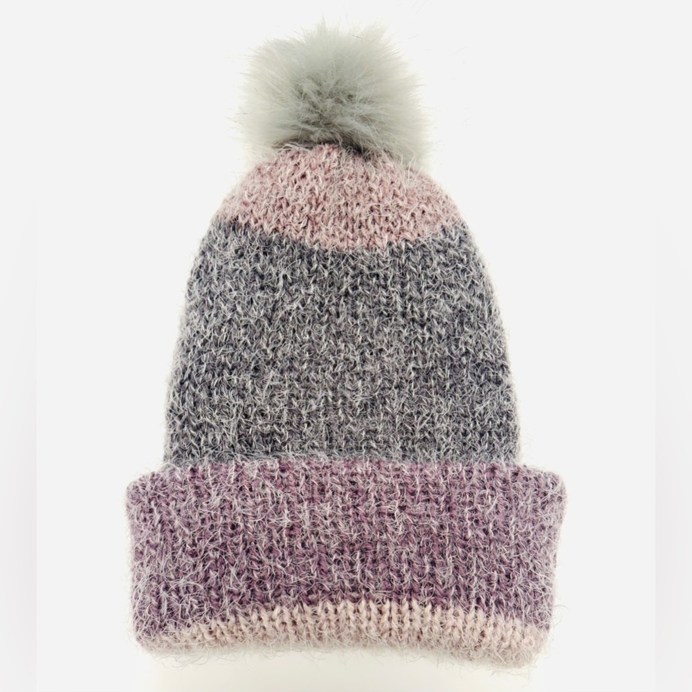 Knit Pom Hat❄️